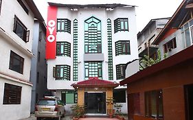 Azad Hotel